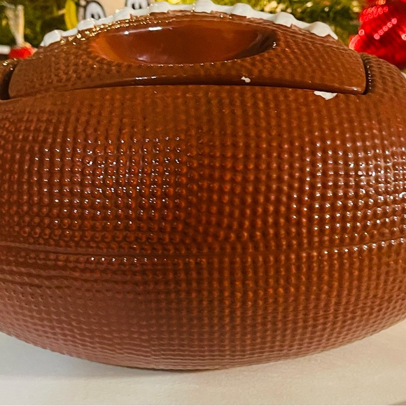 VINTAGE SNICKERS CERAMIC FOOTBALL SHAPED COVERED CANDY/COOKIE JAR - Picture 5 of 5